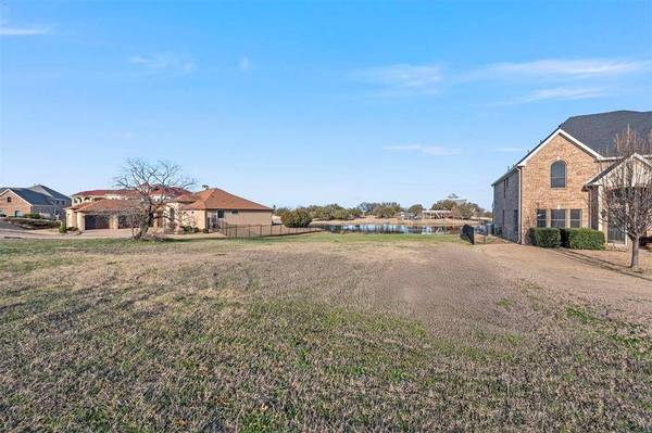 419 Breezeway Court, Cedar Hill, TX 75104