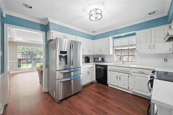 4705 Woodview Street, Arlington, TX 76013