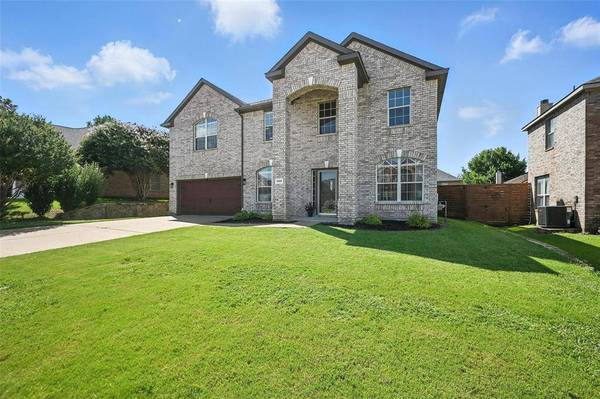 1906 Walnut Hills Lane, Mansfield, TX 76063