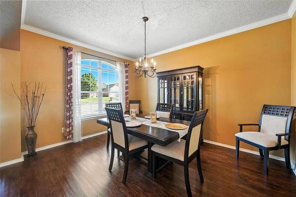 1906 Walnut Hills Lane, Mansfield, TX 76063