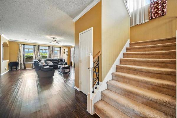 1906 Walnut Hills Lane, Mansfield, TX 76063