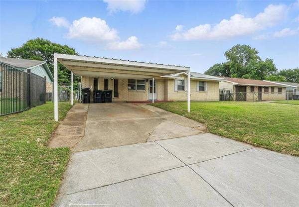 3825 Carey Street, Fort Worth, TX 76119