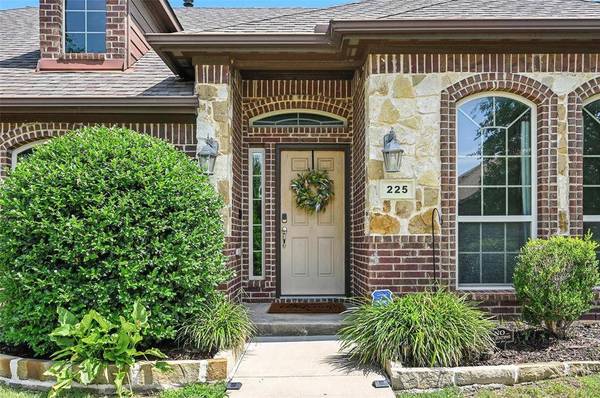 225 Brighton Drive, Desoto, TX 75115