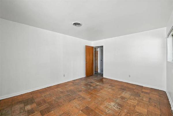 5529 Kilpatrick Avenue, Fort Worth, TX 76107