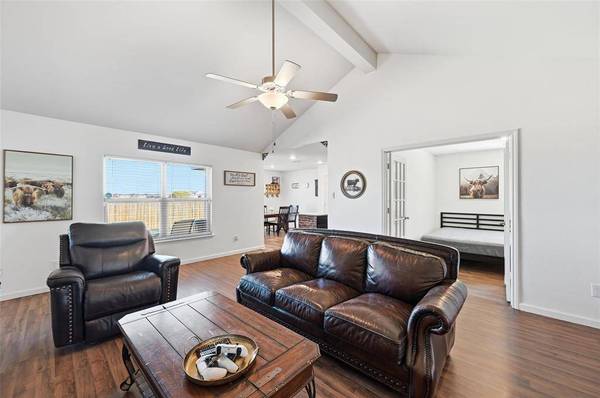 106 Lady Bird Court, Venus, TX 76084