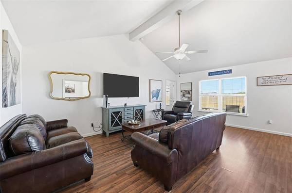 106 Lady Bird Court, Venus, TX 76084