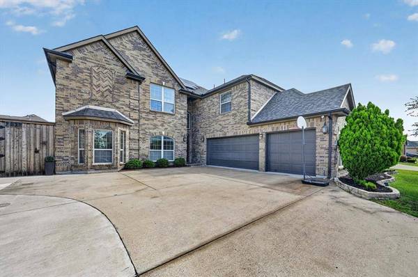 2832 Sendero, Grand Prairie, TX 75054