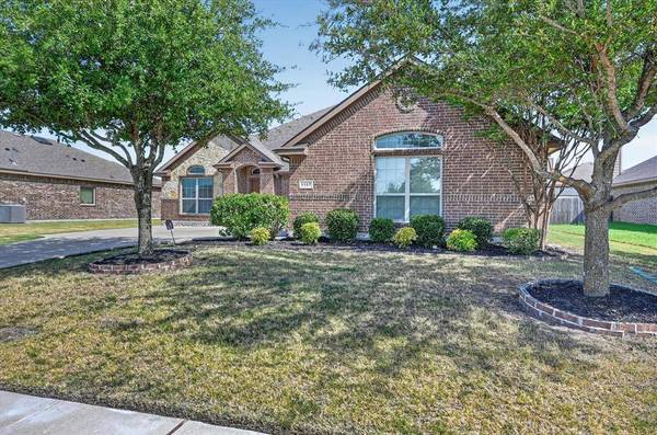 1107 Fairhaven Drive, Glenn Heights, TX 75154