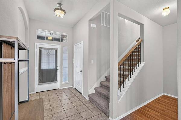 902 Mockingbird Lane, Glenn Heights, TX 75154