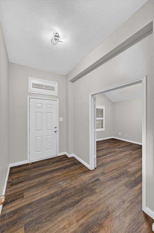 3203 Yeltes, Grand Prairie, TX 75054