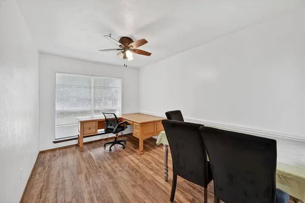 2705 Treeview Drive, Arlington, TX 76016