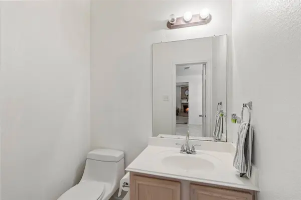 2312 Green Mere DR, Arlington, TX 76001