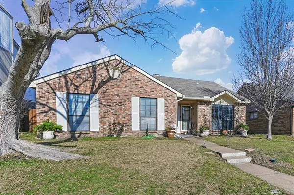 824 Bailey Drive, Cedar Hill, TX 75104