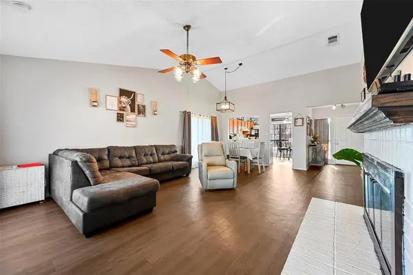 824 Bailey Drive, Cedar Hill, TX 75104