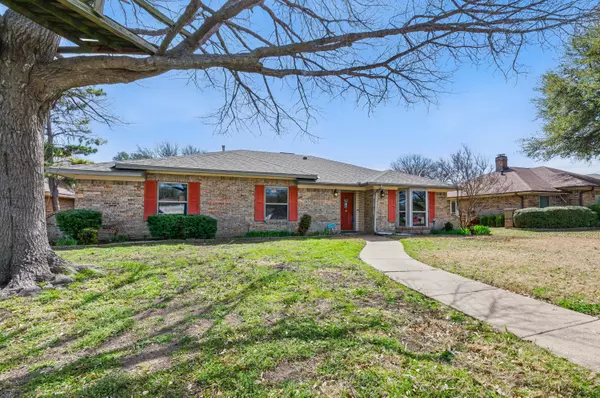 Richardson, TX 75081-3905,208 Gold Finch Dr