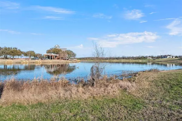 419 Breezeway Court, Cedar Hill, TX 75104