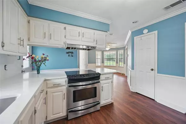 4705 Woodview Street, Arlington, TX 76013