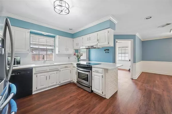 4705 Woodview Street, Arlington, TX 76013