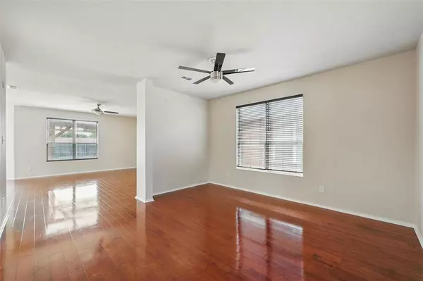 2644 Brookvalley Lane, Grand Prairie, TX 75052