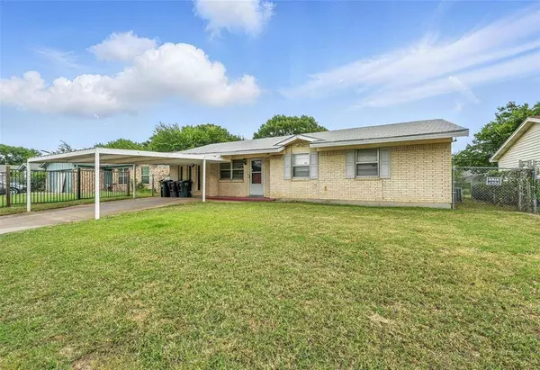 3825 Carey Street, Fort Worth, TX 76119