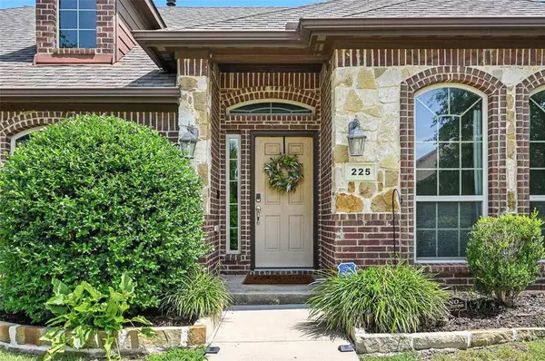 225 Brighton Drive, Desoto, TX 75115