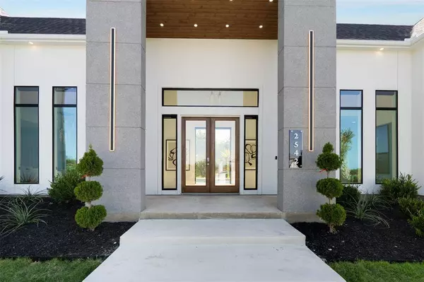 2542 Town View Drive, Cedar Hill, TX 75104