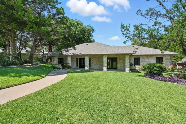 1917 Wood Dale Circle, Cedar Hill, TX 75104