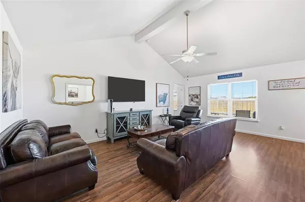 106 Lady Bird Court, Venus, TX 76084