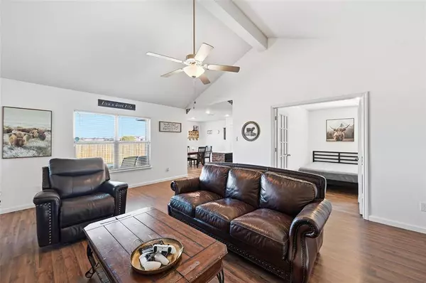 106 Lady Bird Court, Venus, TX 76084