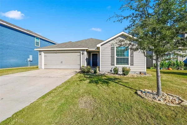 106 Lady Bird Court, Venus, TX 76084