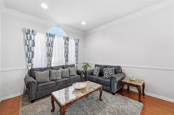 2319 Goshawk Street, Grand Prairie, TX 75052