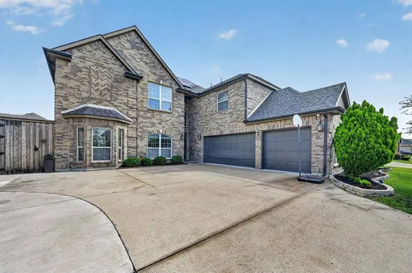 2832 Sendero, Grand Prairie, TX 75054