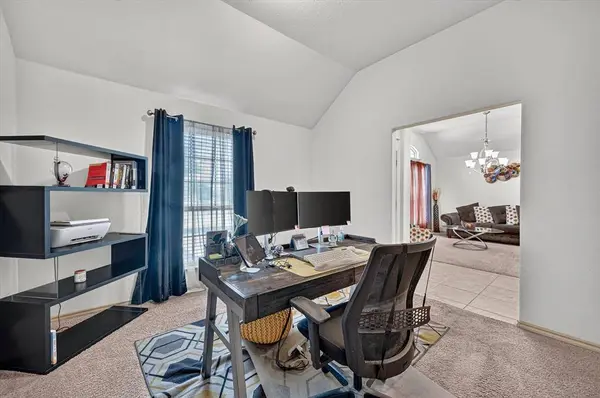 1107 Fairhaven Drive, Glenn Heights, TX 75154