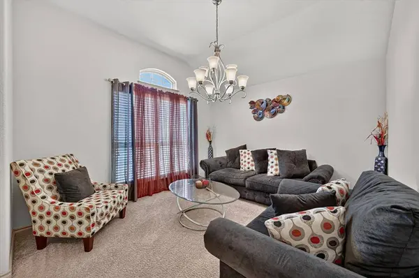 1107 Fairhaven Drive, Glenn Heights, TX 75154