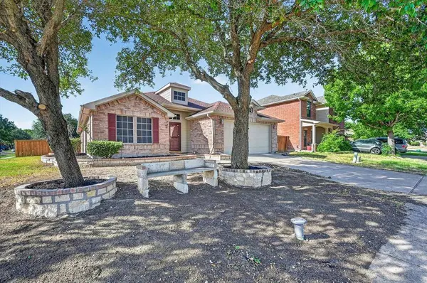 3203 Yeltes, Grand Prairie, TX 75054