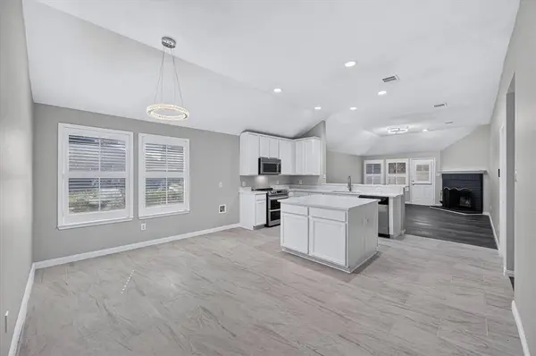 3203 Yeltes, Grand Prairie, TX 75054