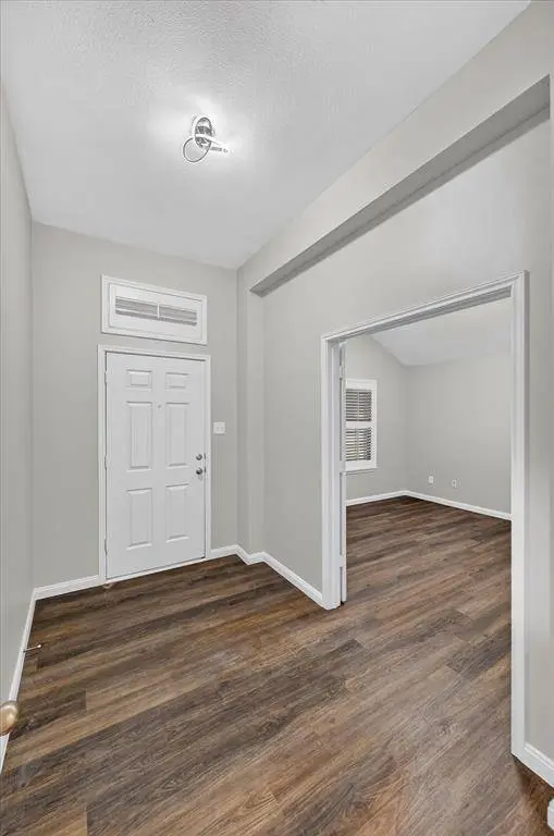 3203 Yeltes, Grand Prairie, TX 75054