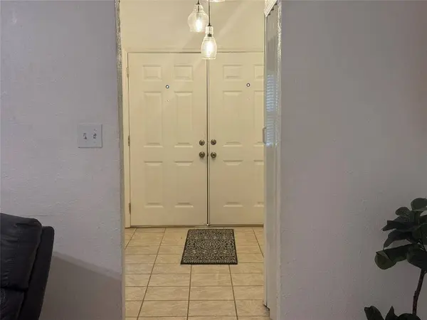 2108 Barron Lane, Fort Worth, TX 76112