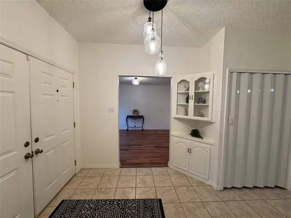 2108 Barron Lane, Fort Worth, TX 76112