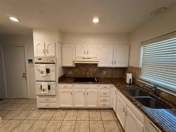 2108 Barron Lane, Fort Worth, TX 76112