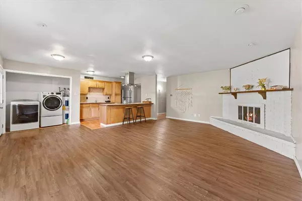 317 Rockcrest Drive, Mesquite, TX 75150