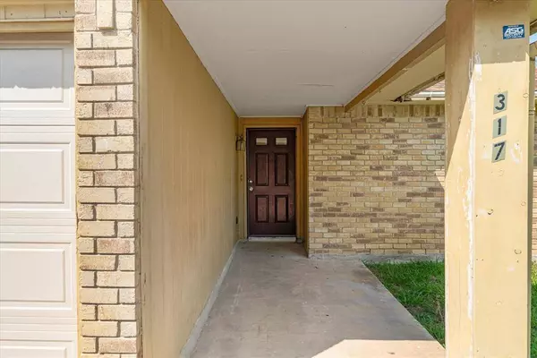 317 Rockcrest Drive, Mesquite, TX 75150