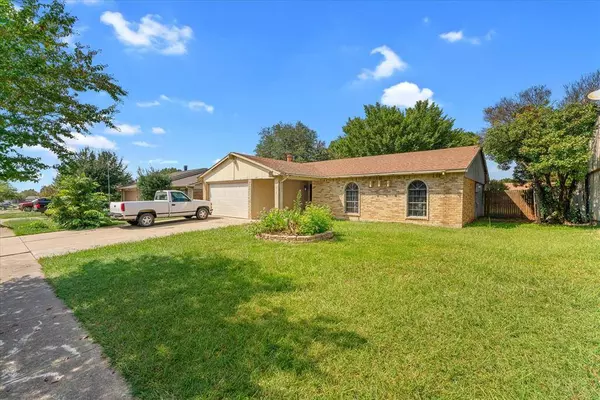 317 Rockcrest Drive, Mesquite, TX 75150