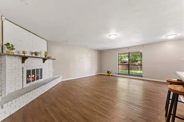 317 Rockcrest Drive, Mesquite, TX 75150