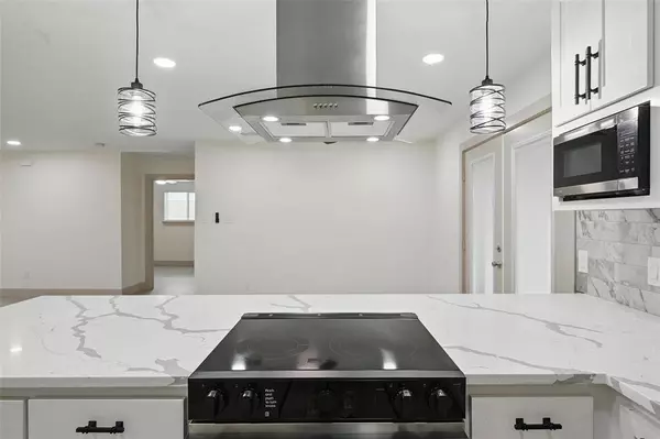 2614 E Mitchell Street, Arlington, TX 76010