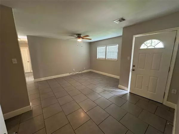 9329 Chesterfield DR, Houston, TX 77051