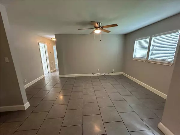 9329 Chesterfield DR, Houston, TX 77051