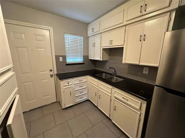 9329 Chesterfield DR, Houston, TX 77051