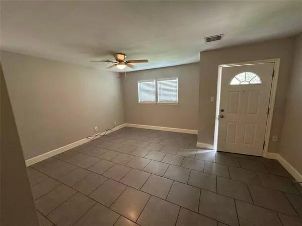 9329 Chesterfield DR, Houston, TX 77051