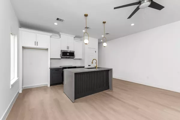 2316 Mckee ST #B, Houston, TX 77009